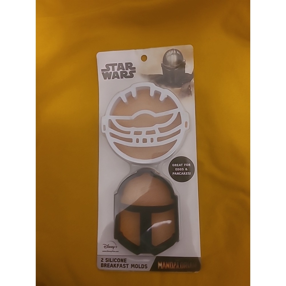 DISNEY'S‎ STAR WARS THE MANDALORIAN (2) SILICONE BREAKFAST MOLDS (NEW SEALED)